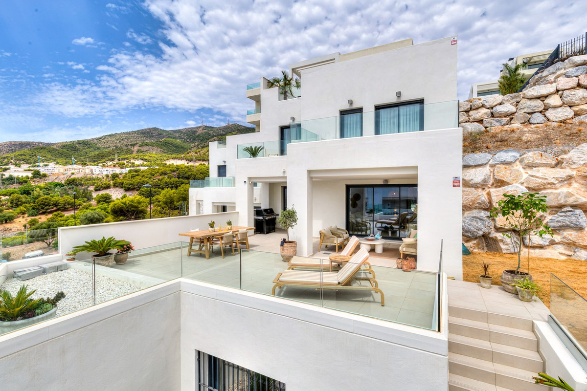 4 Bed Townhouse for sale in Benalmadena Costa Del Sol, Málaga, Spain
