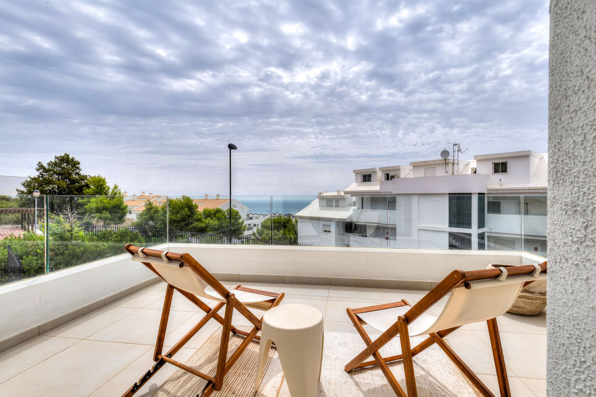 4 Bed Townhouse for sale in Benalmadena Costa Del Sol, Málaga, Spain