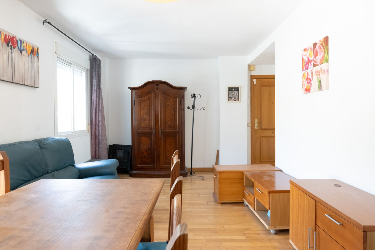 2 Bed Apartment for sale in Benahavís Costa Del Sol, Málaga, Spain