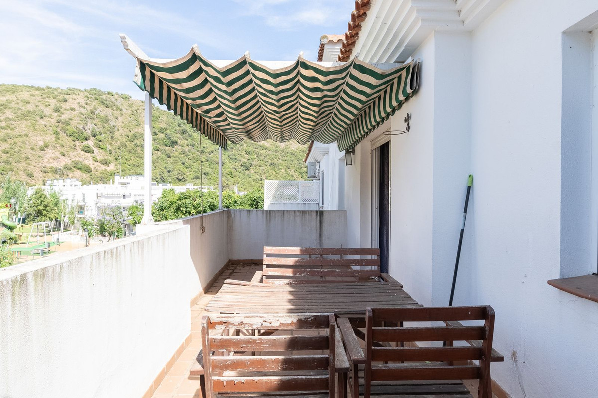 2 Bed Apartment for sale in Benahavís Costa Del Sol, Málaga, Spain