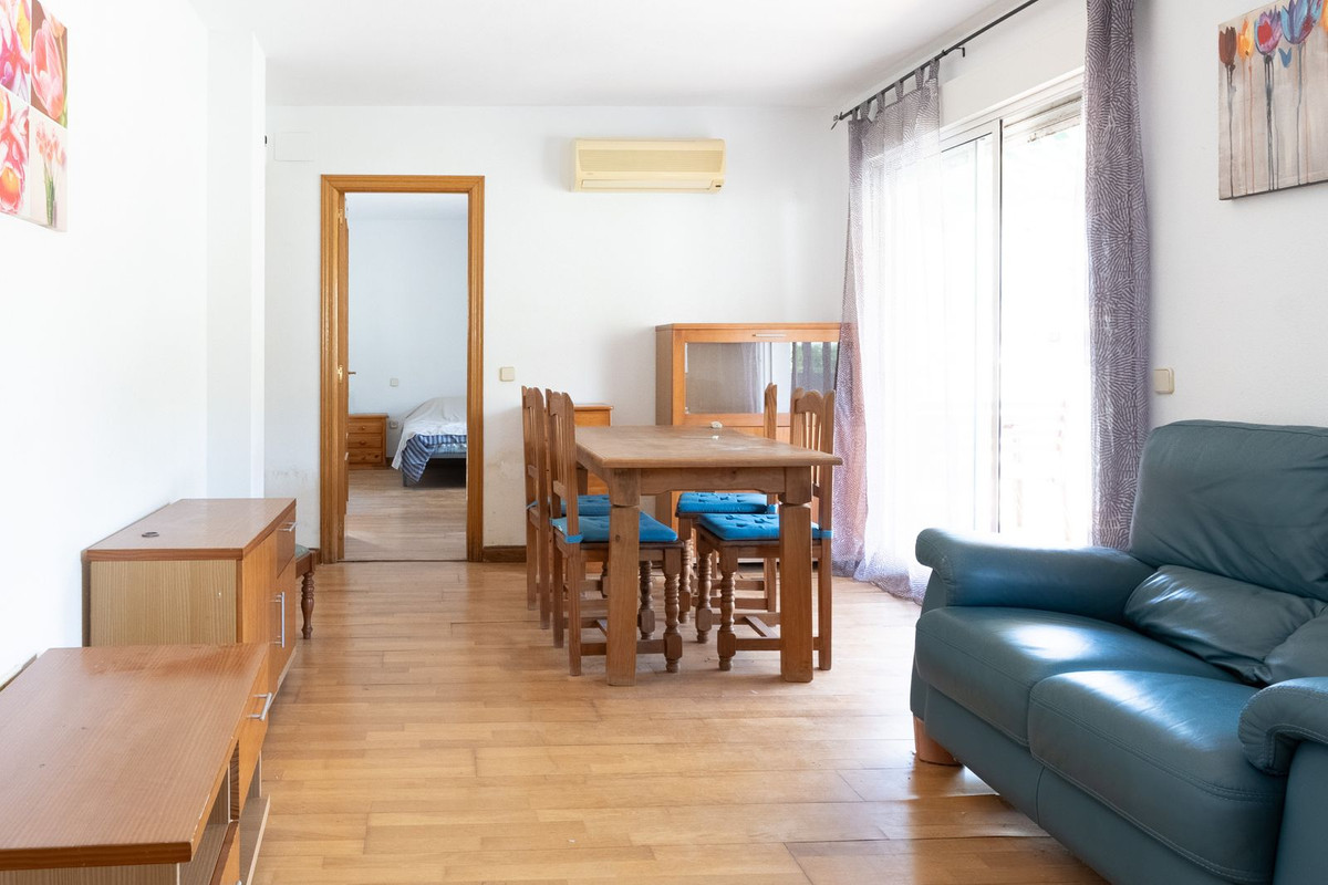 2 Bed Apartment for sale in Benahavís Costa Del Sol, Málaga, Spain