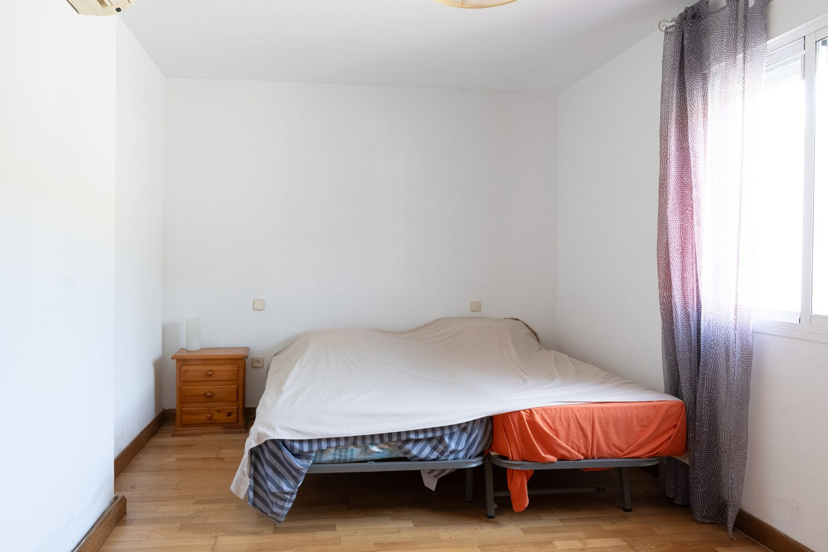 2 Bed Apartment for sale in Benahavís Costa Del Sol, Málaga, Spain