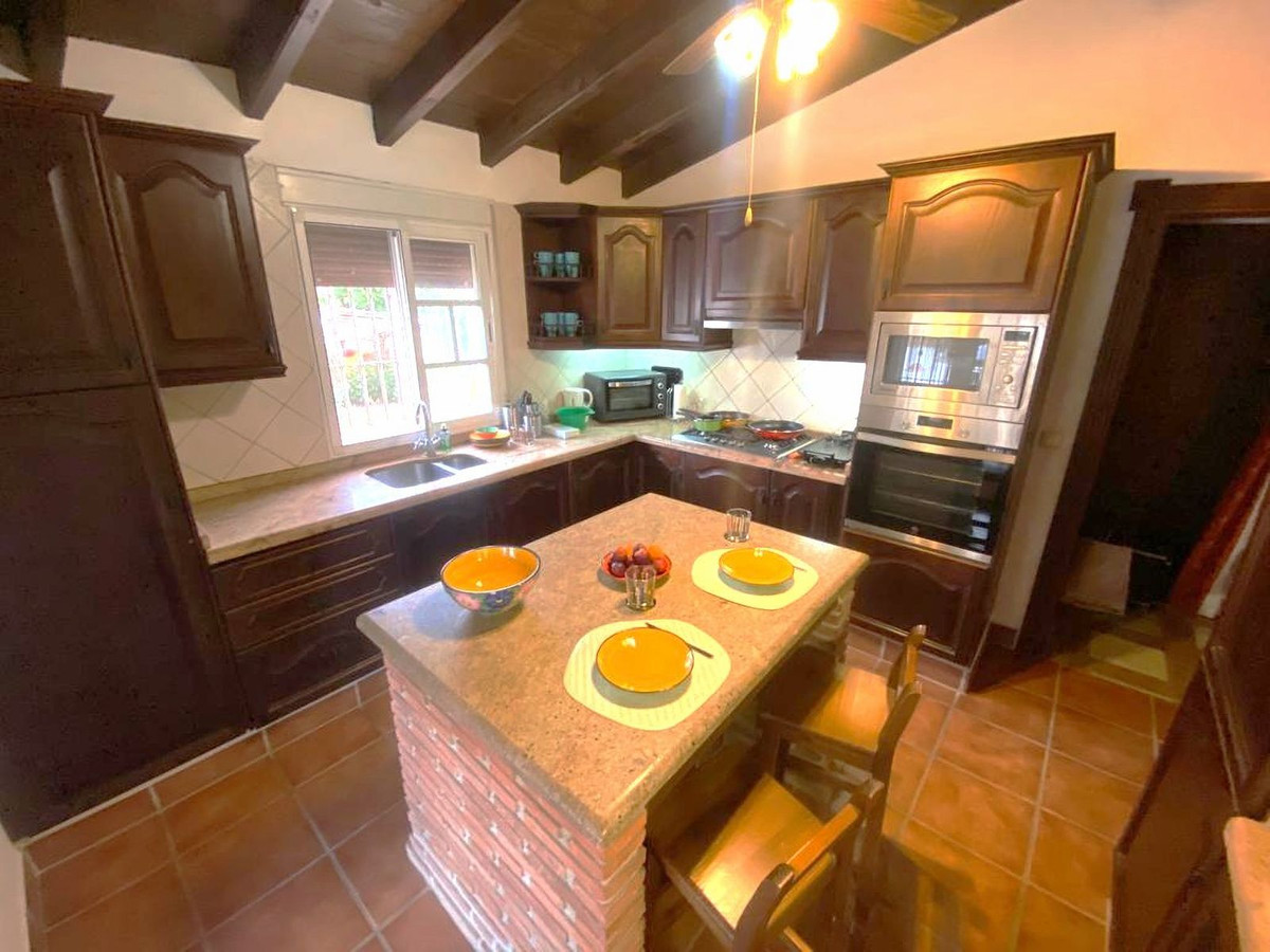 Se vende Finca - Cortijo de 4 dormitorios en Costa Del Sol, Málaga, España