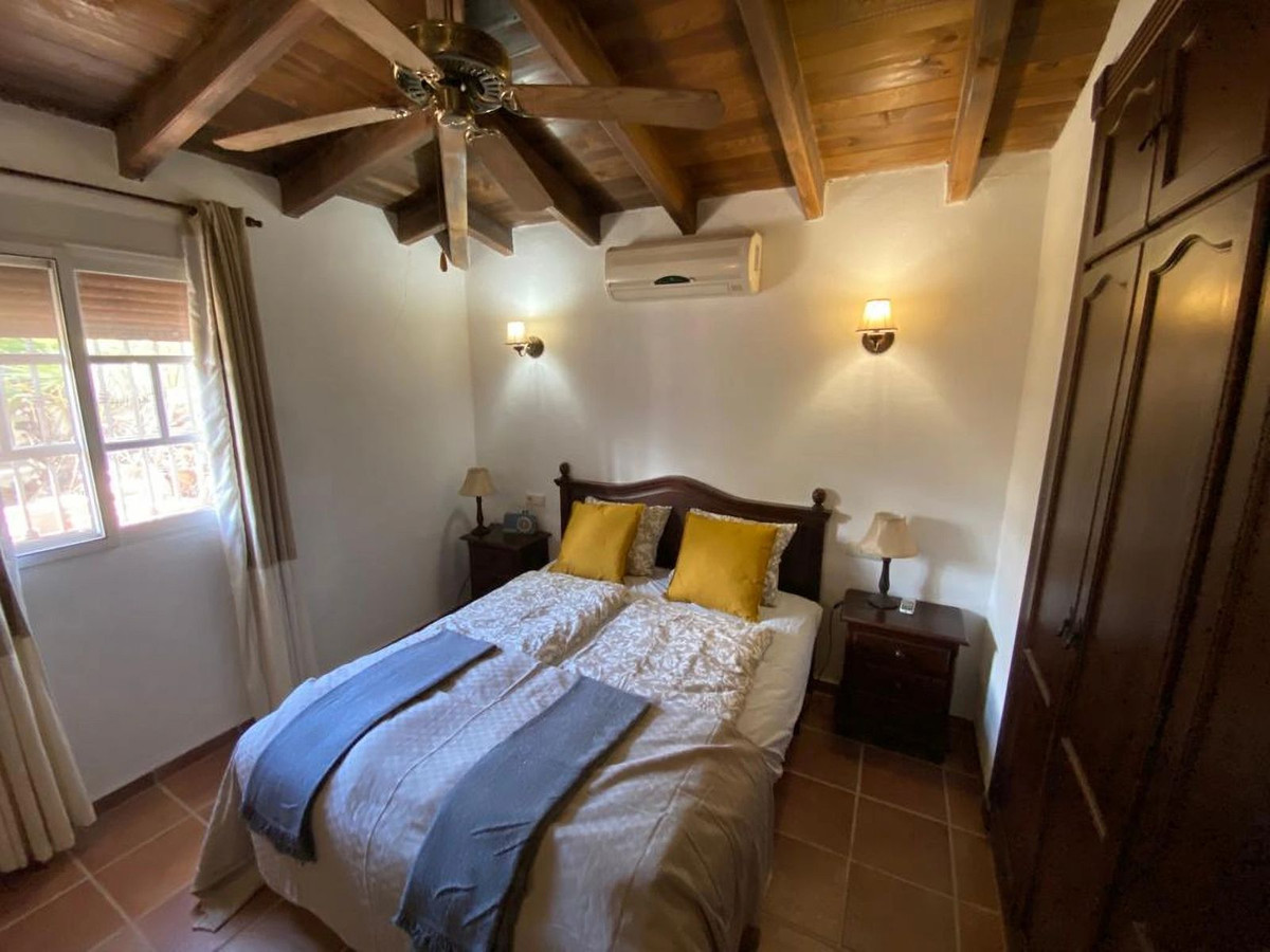Se vende Finca - Cortijo de 4 dormitorios en Costa Del Sol, Málaga, España