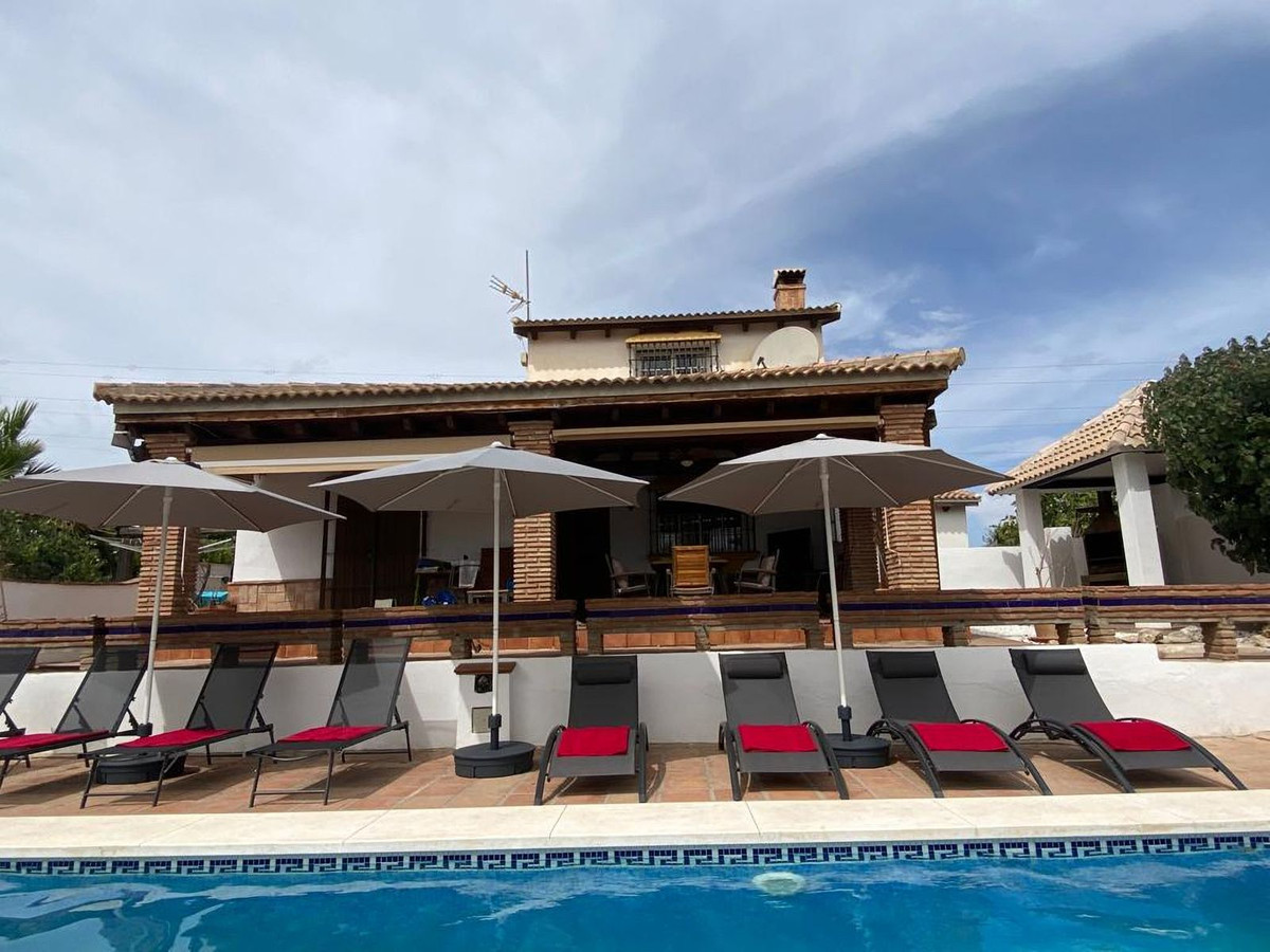 Se vende Finca - Cortijo de 4 dormitorios en Costa Del Sol, Málaga, España