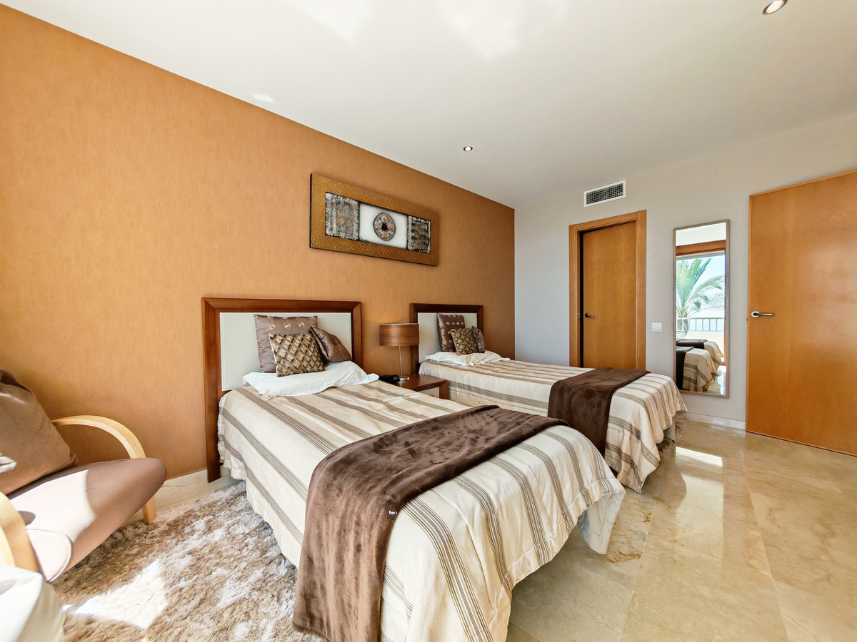 Se vende Apartamento Planta Media de 3 dormitorios en Costa Del Sol, Málaga, España