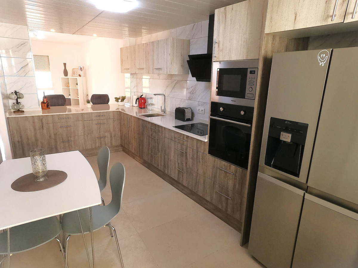 2 Bed Apartment for sale in Algorfa Costa Blanca, Alicante, Spain