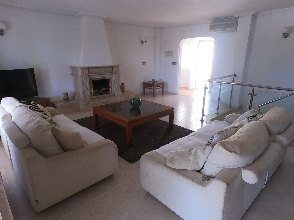 5 Bed Townhouse for sale in Algorfa Costa Blanca, Alicante, Spain