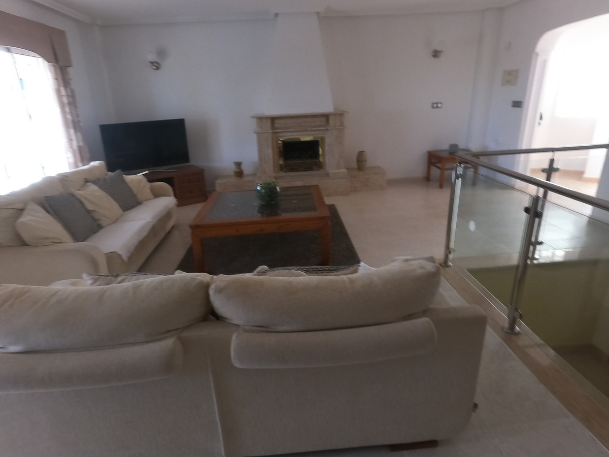 5 Bed Townhouse for sale in Algorfa Costa Blanca, Alicante, Spain