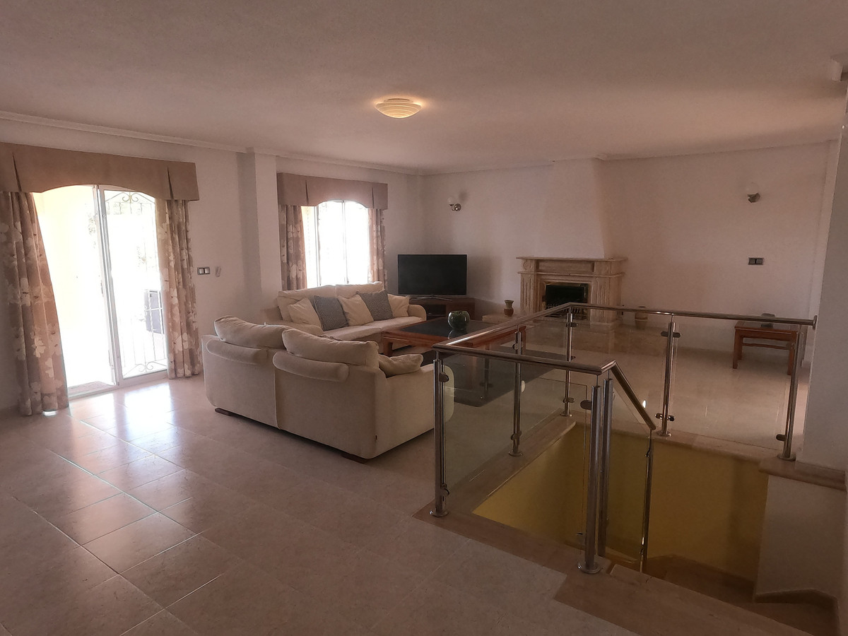 5 Bed Townhouse for sale in Algorfa Costa Blanca, Alicante, Spain