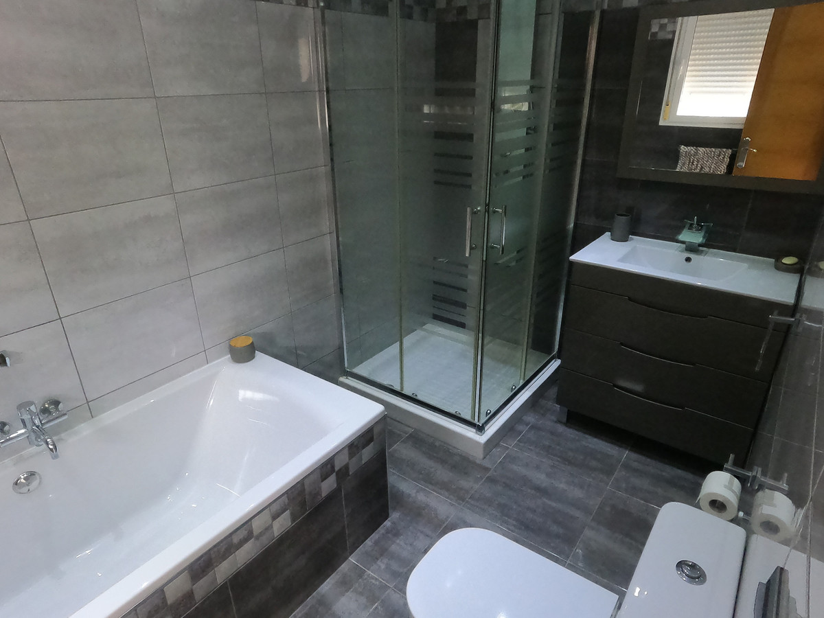 5 Bed Townhouse for sale in Algorfa Costa Blanca, Alicante, Spain