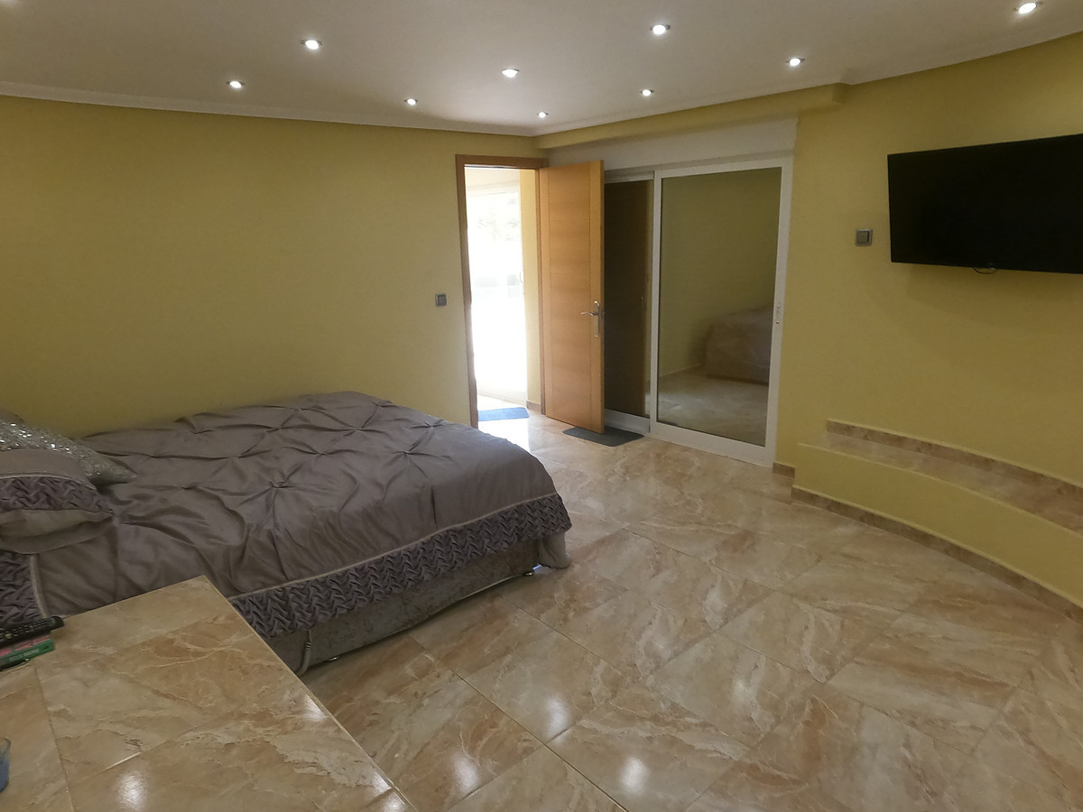 5 Bed Townhouse for sale in Algorfa Costa Blanca, Alicante, Spain