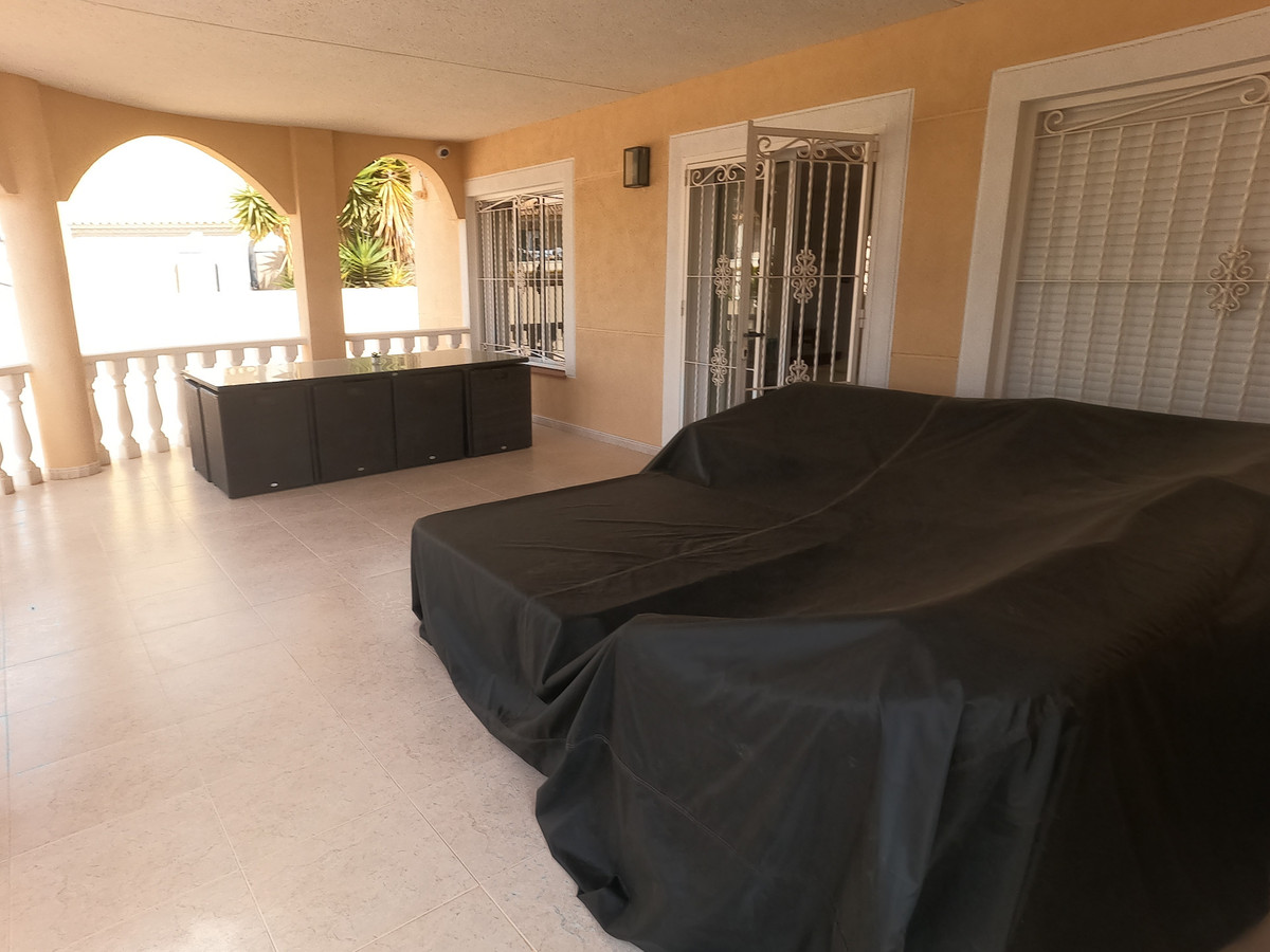 5 Bed Townhouse for sale in Algorfa Costa Blanca, Alicante, Spain