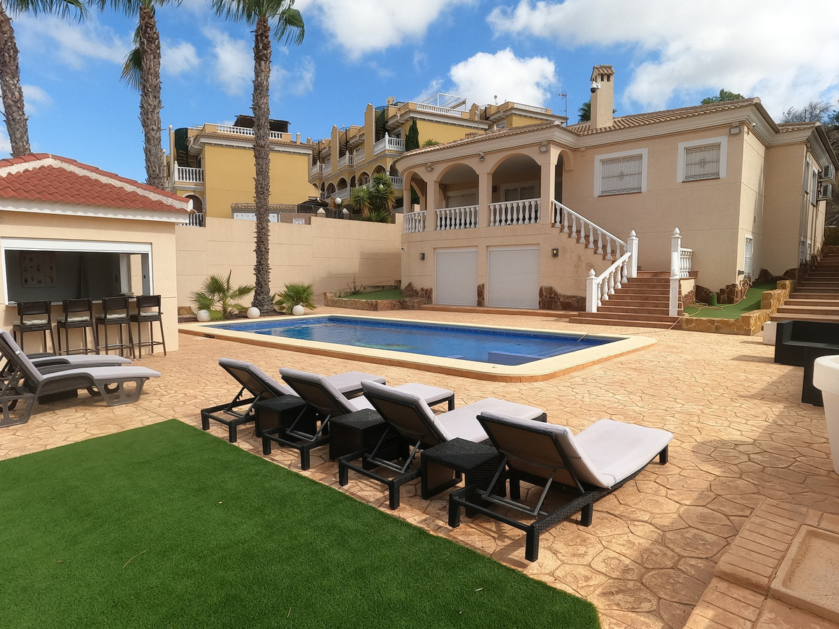 5 Bed Townhouse for sale in Algorfa Costa Blanca, Alicante, Spain