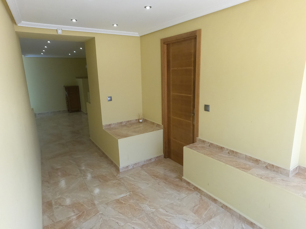 5 Bed Townhouse for sale in Algorfa Costa Blanca, Alicante, Spain