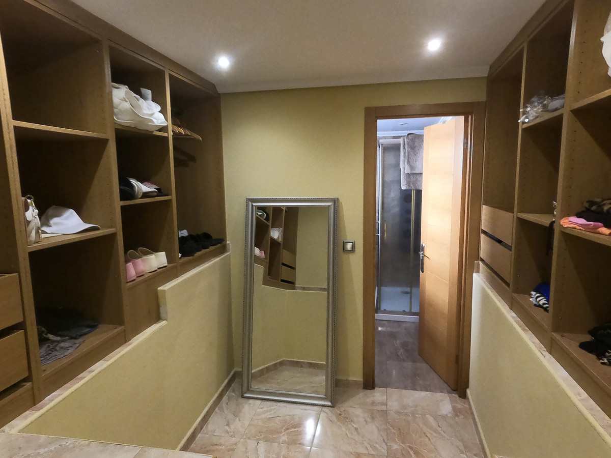 5 Bed Townhouse for sale in Algorfa Costa Blanca, Alicante, Spain