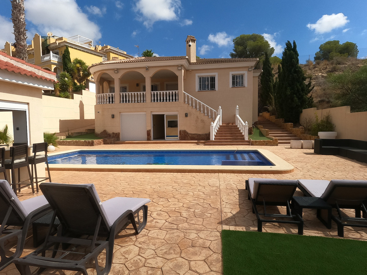 5 Bed Townhouse for sale in Algorfa Costa Blanca, Alicante, Spain