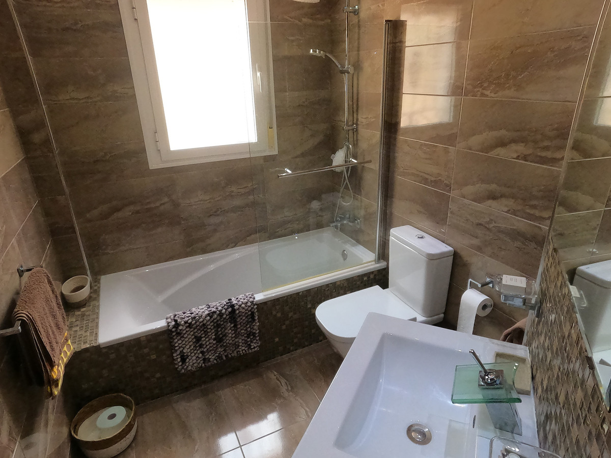 5 Bed Townhouse for sale in Algorfa Costa Blanca, Alicante, Spain