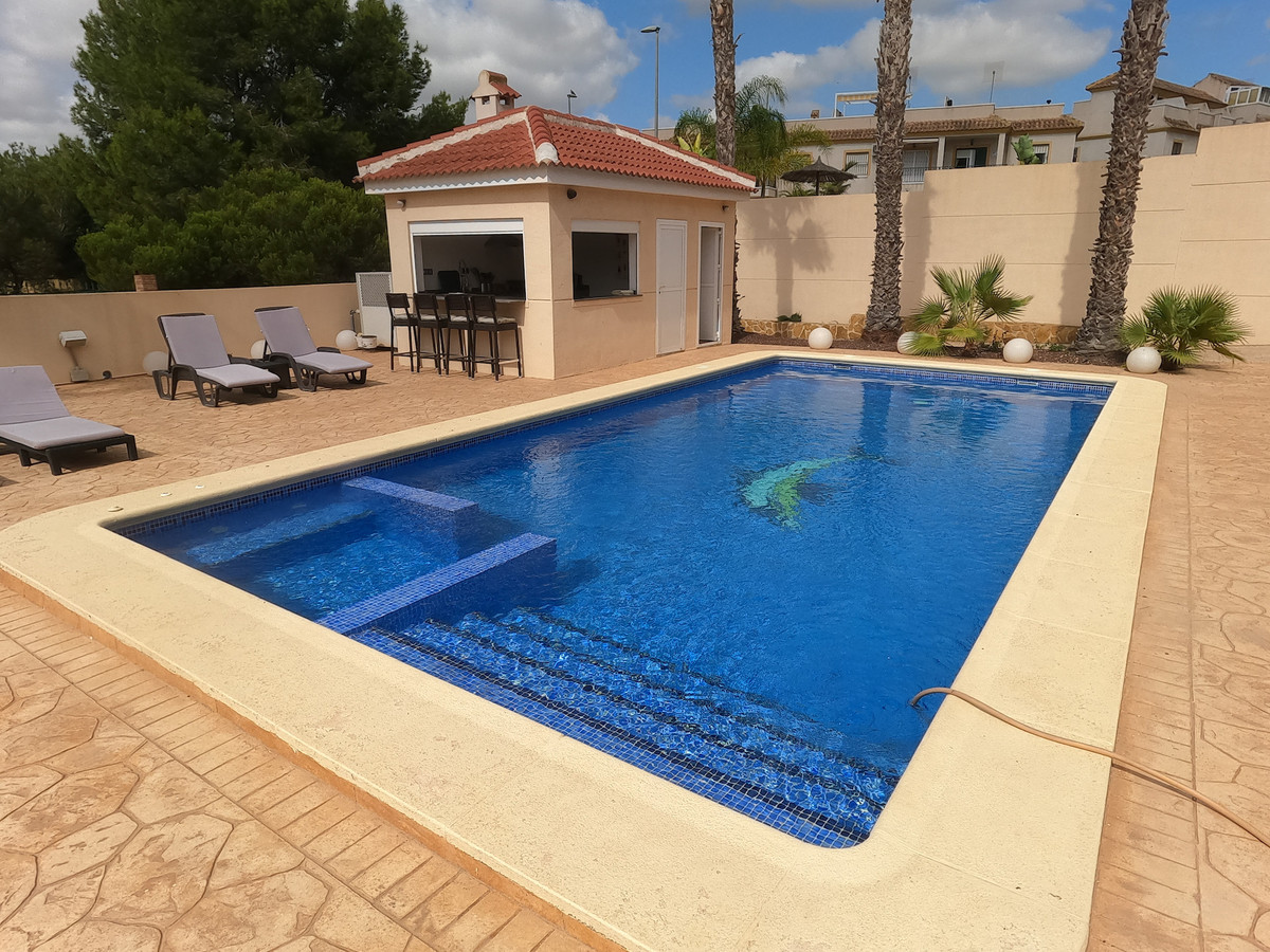 5 Bed Townhouse for sale in Algorfa Costa Blanca, Alicante, Spain