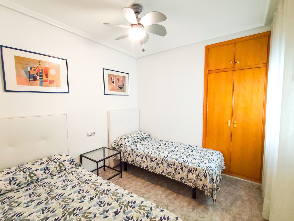 Se vende Apartamento Planta Baja de 2 dormitorios en Costa Blanca, Alicante, España