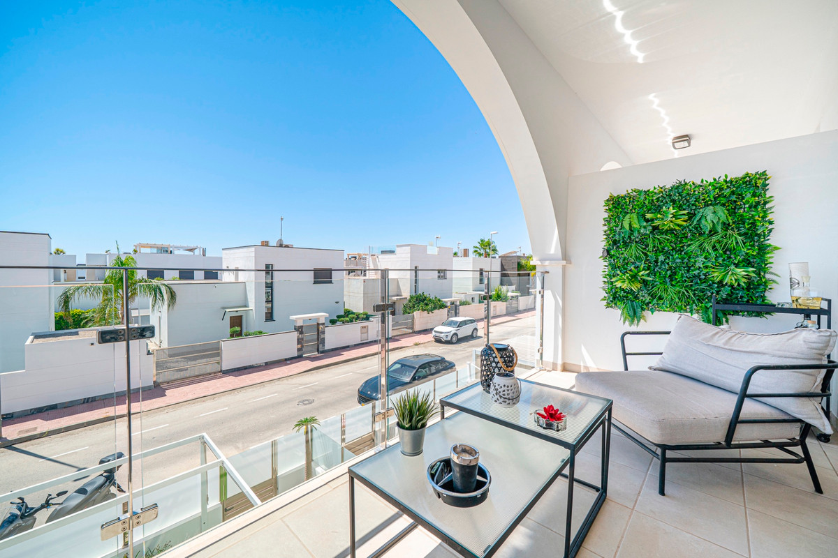 2 Bed Apartment for sale in Ciudad Quesada Costa Blanca, Alicante, Spain