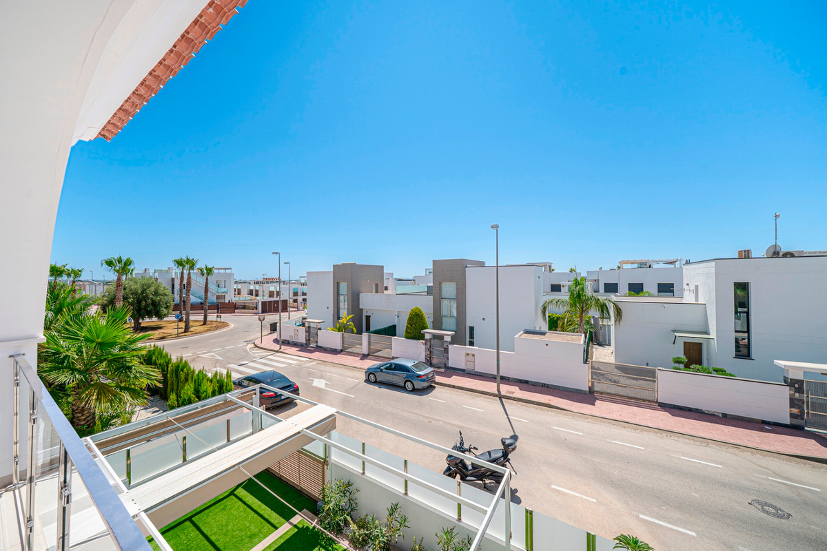 2 Bed Apartment for sale in Ciudad Quesada Costa Blanca, Alicante, Spain