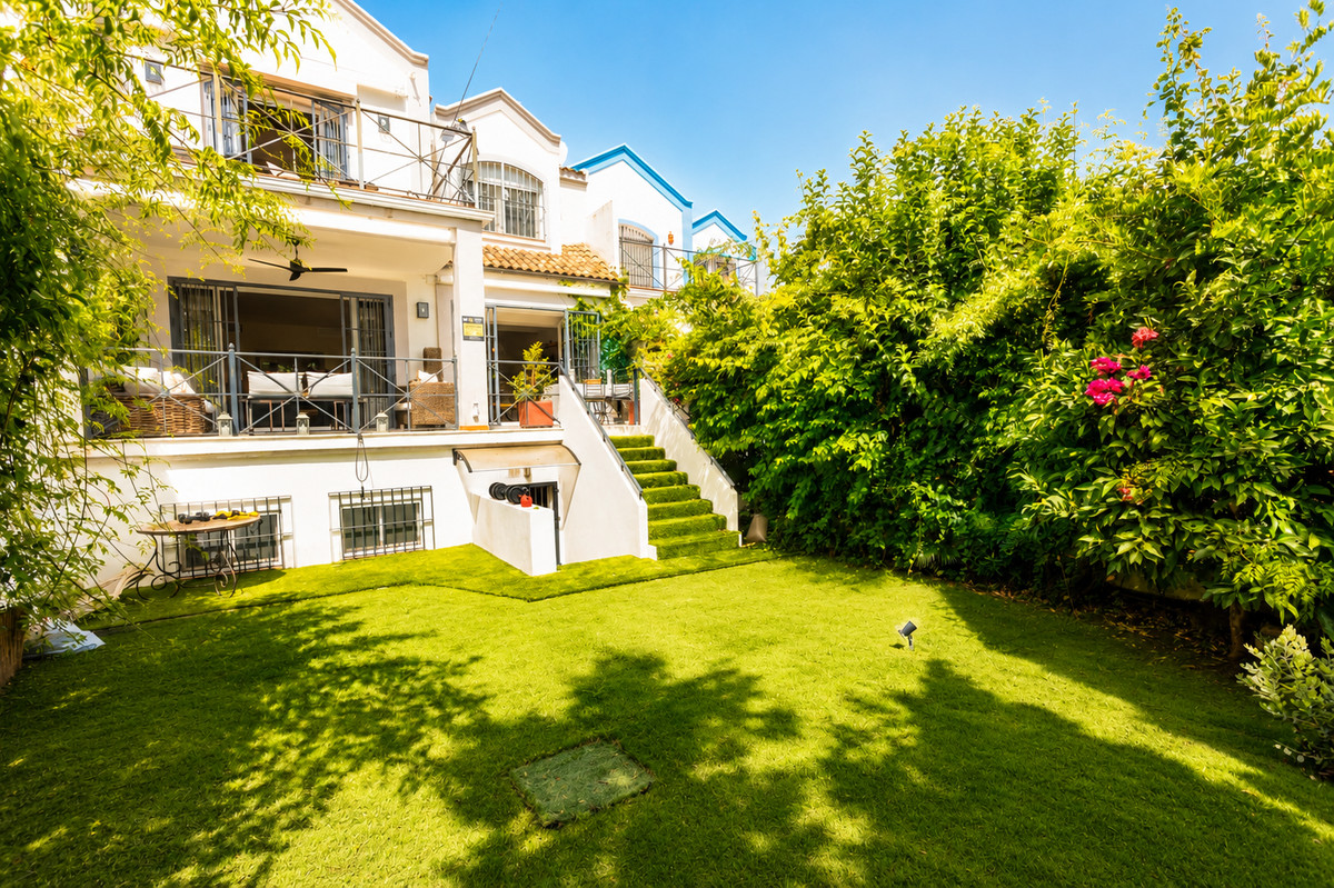 6 Bed Townhouse for sale in Guadalmina Alta Costa Del Sol, Málaga, Spain