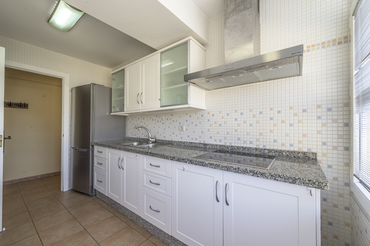 1 Bed Apartment for sale in La Carihuela Costa Del Sol, Málaga, Spain