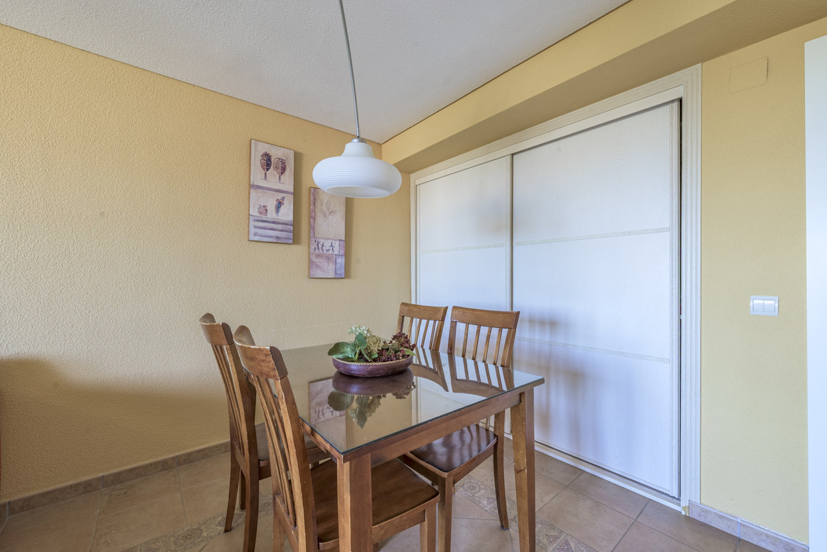 1 Bed Apartment for sale in La Carihuela Costa Del Sol, Málaga, Spain