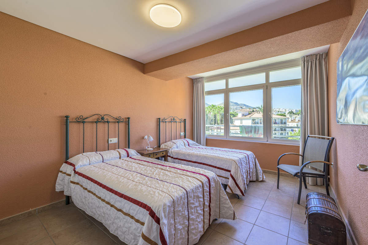 1 Bed Apartment for sale in La Carihuela Costa Del Sol, Málaga, Spain