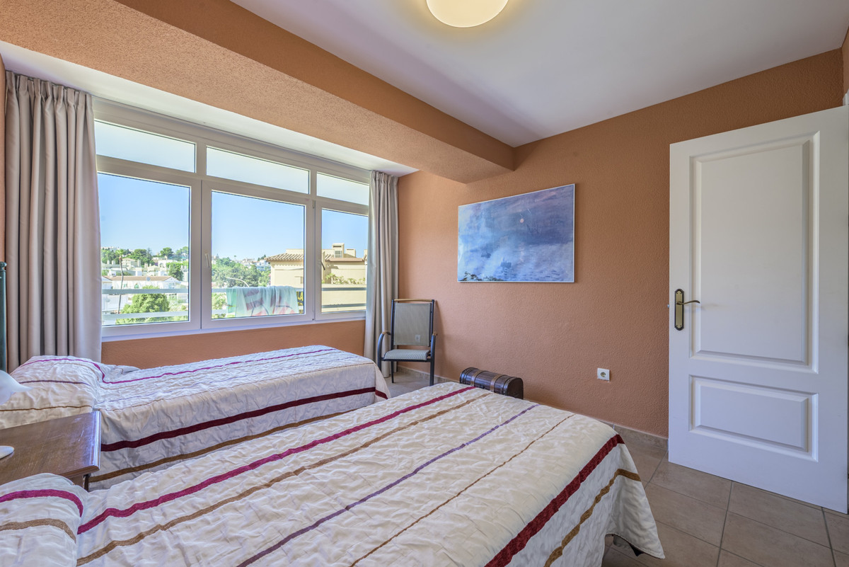 1 Bed Apartment for sale in La Carihuela Costa Del Sol, Málaga, Spain