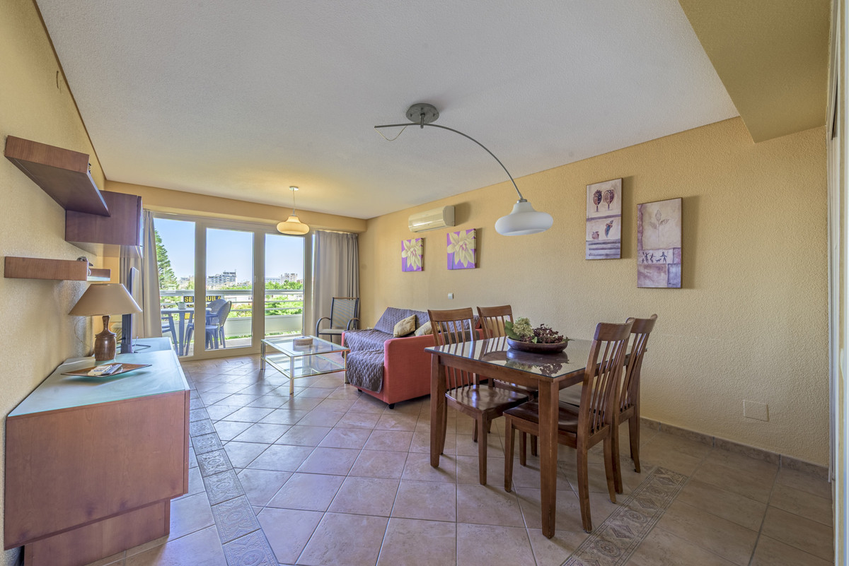 1 Bed Apartment for sale in La Carihuela Costa Del Sol, Málaga, Spain