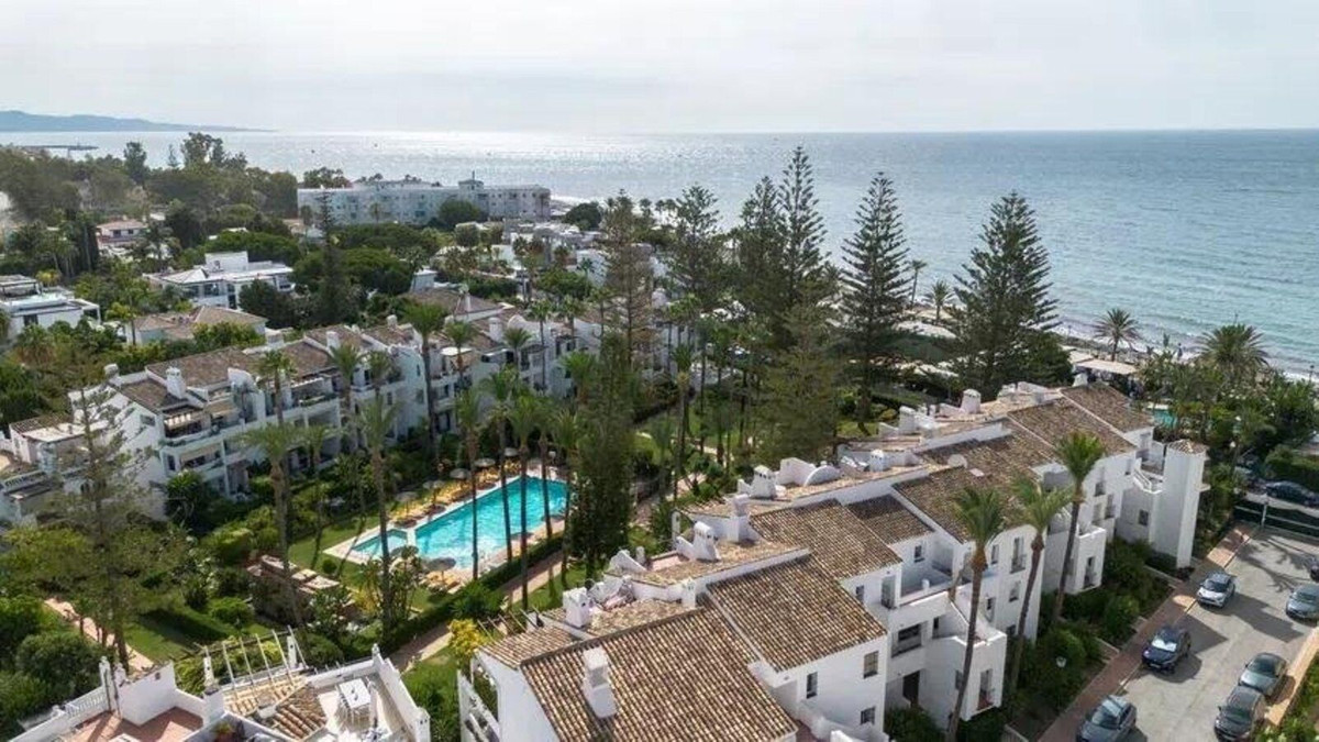 3 Bed Apartment for sale in San Pedro De Alcántara Costa Del Sol, Málaga, Spain