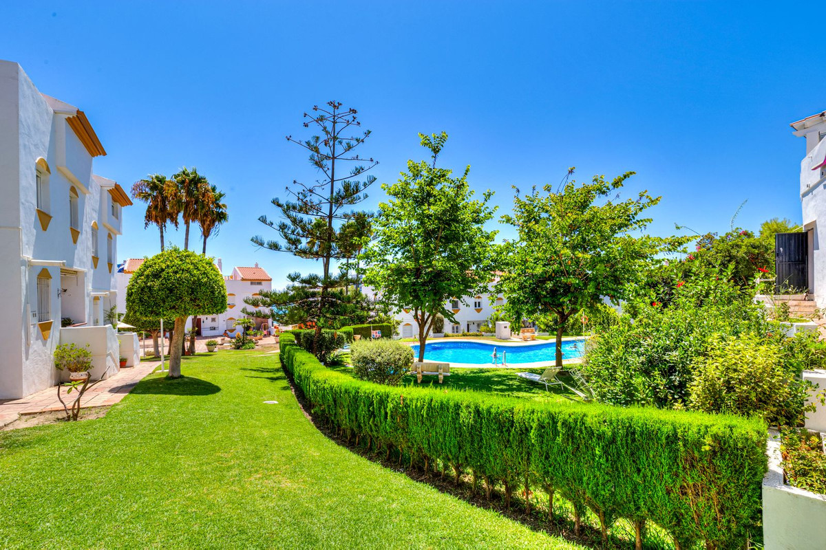 Se vende Adosada de 4 dormitorios en Costa Del Sol, Málaga, España