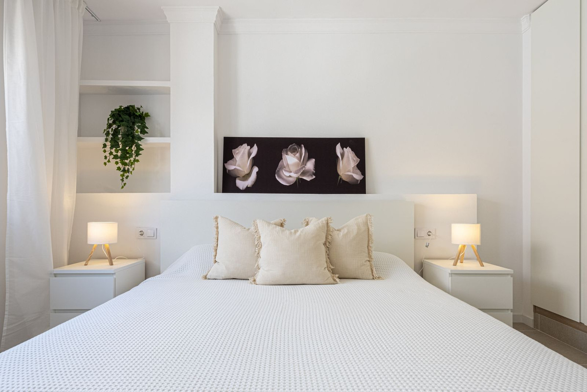 Se vende Apartamento Planta Media de 3 dormitorios en Costa Del Sol, Málaga, España