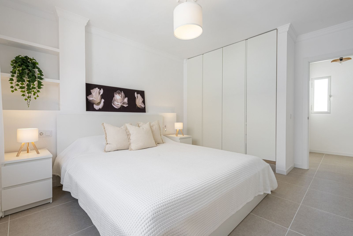 Se vende Apartamento Planta Media de 3 dormitorios en Costa Del Sol, Málaga, España