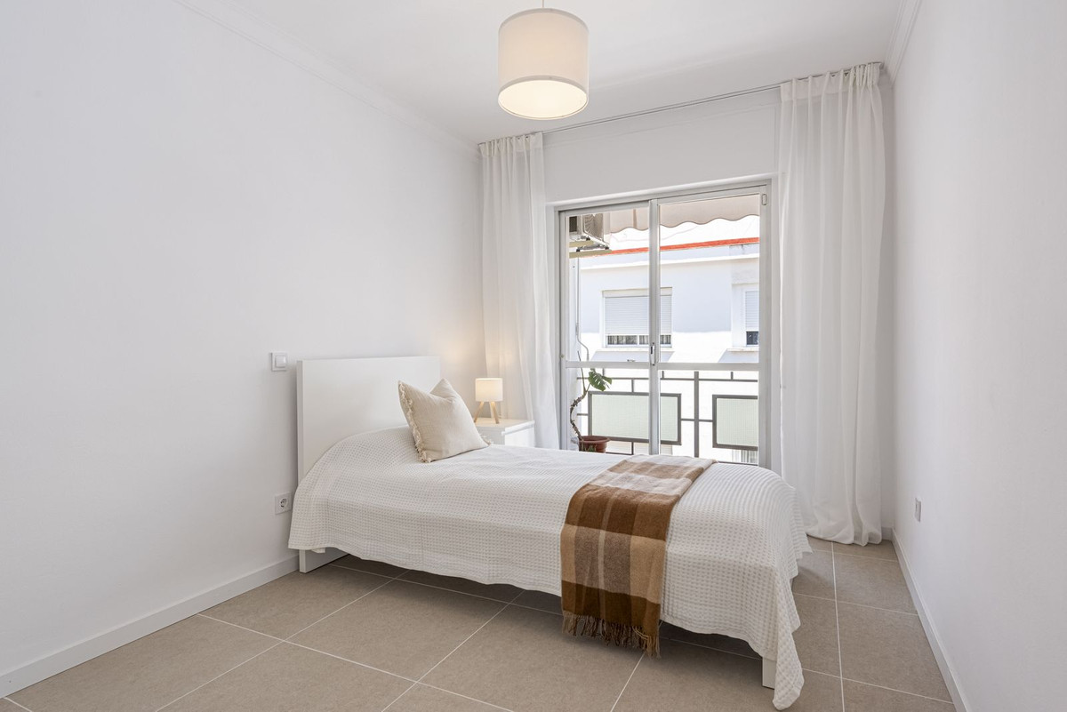Se vende Apartamento Planta Media de 3 dormitorios en Costa Del Sol, Málaga, España