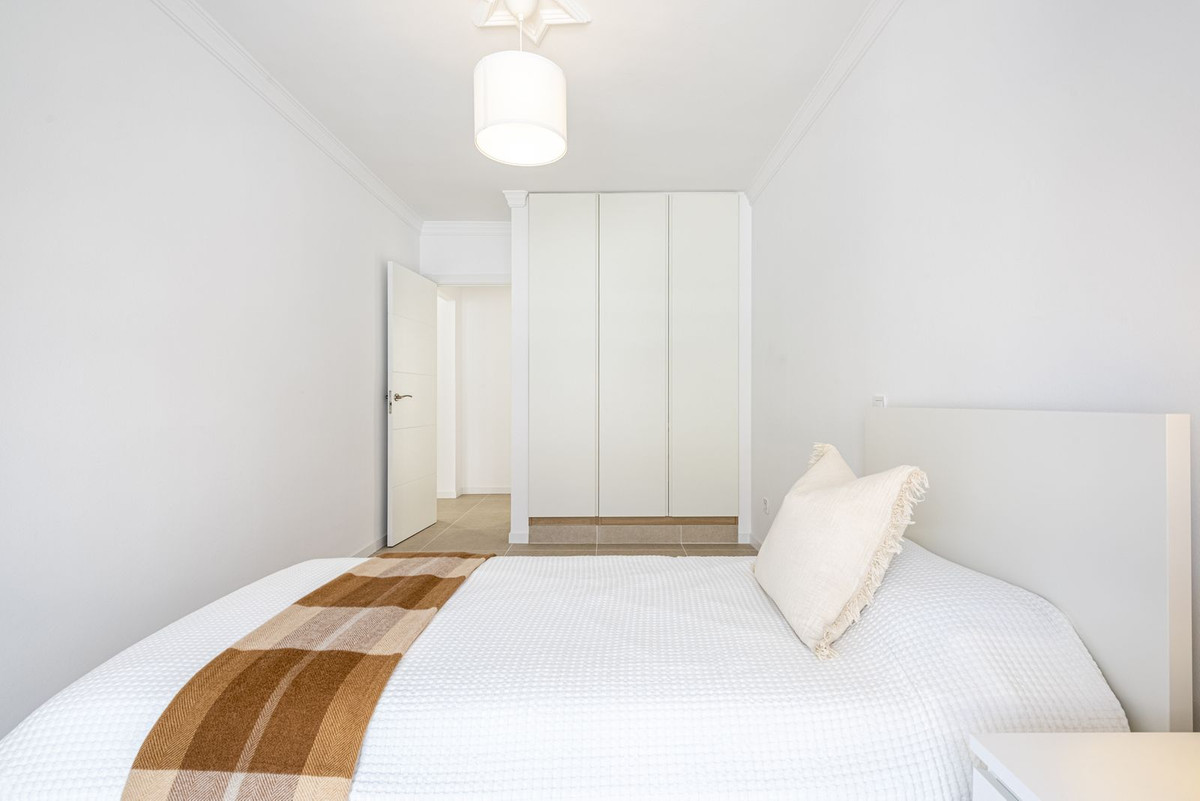 Se vende Apartamento Planta Media de 3 dormitorios en Costa Del Sol, Málaga, España