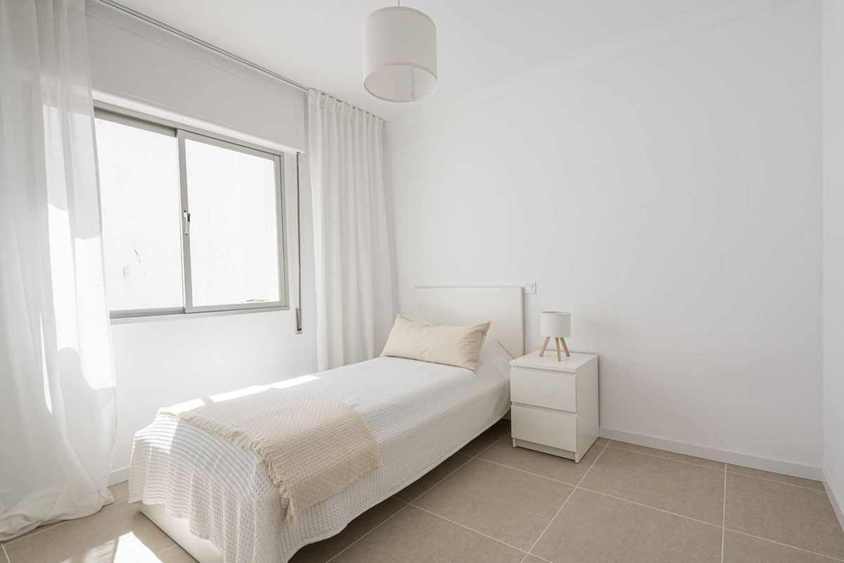 Se vende Apartamento Planta Media de 3 dormitorios en Costa Del Sol, Málaga, España