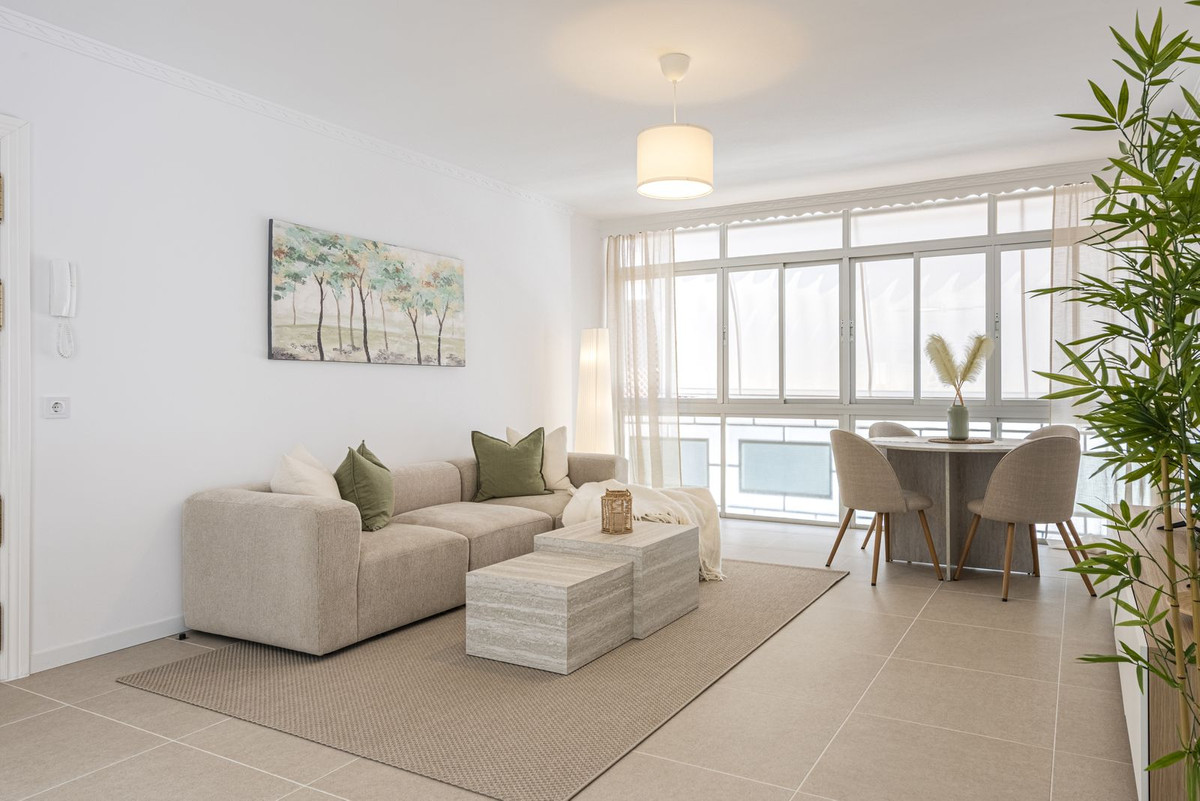 Se vende Apartamento Planta Media de 3 dormitorios en Costa Del Sol, Málaga, España