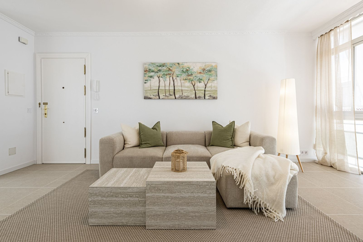 Se vende Apartamento Planta Media de 3 dormitorios en Costa Del Sol, Málaga, España