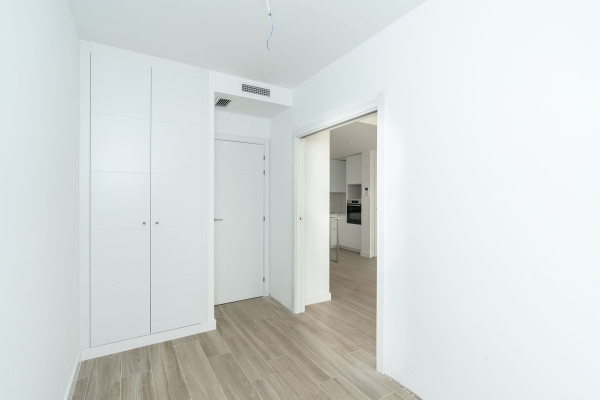 Se vende Apartamento Planta Media de 2 dormitorios en Costa Del Sol, Málaga, España
