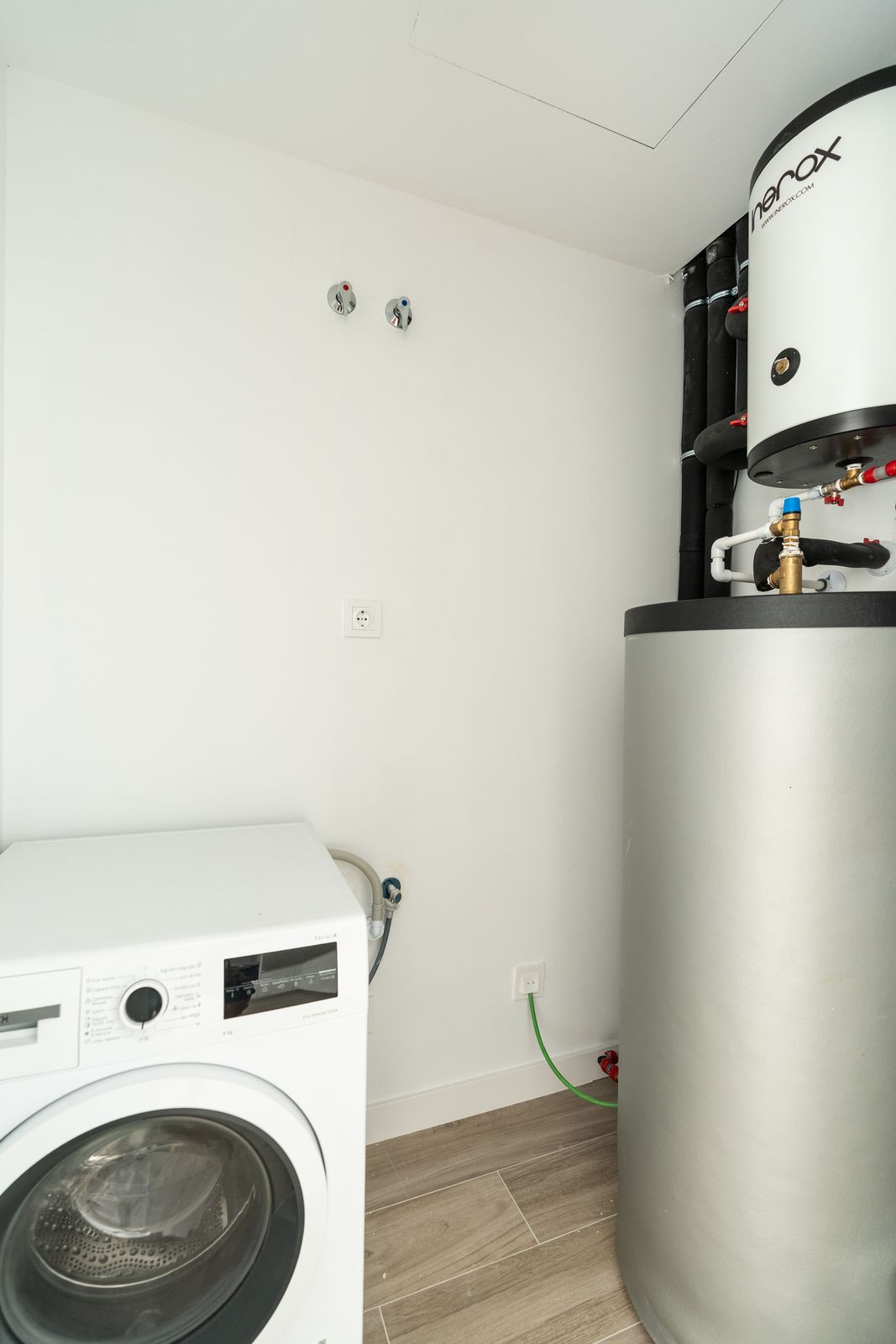 Se vende Apartamento Planta Media de 2 dormitorios en Costa Del Sol, Málaga, España