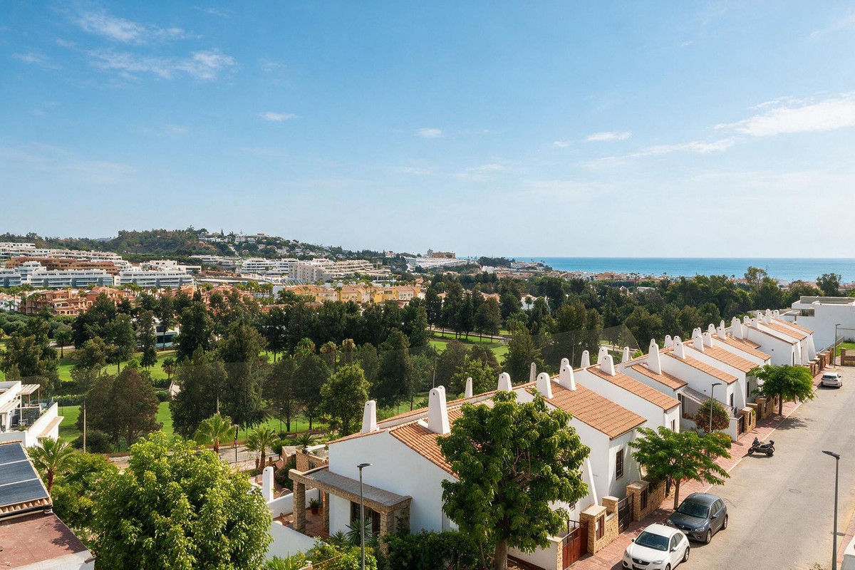 Se vende Apartamento Planta Media de 2 dormitorios en Costa Del Sol, Málaga, España