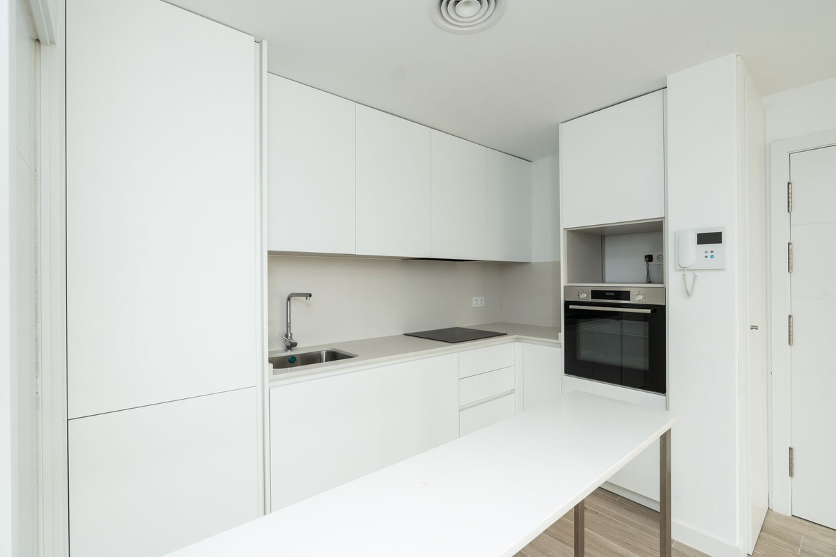 Se vende Apartamento Planta Media de 2 dormitorios en Costa Del Sol, Málaga, España
