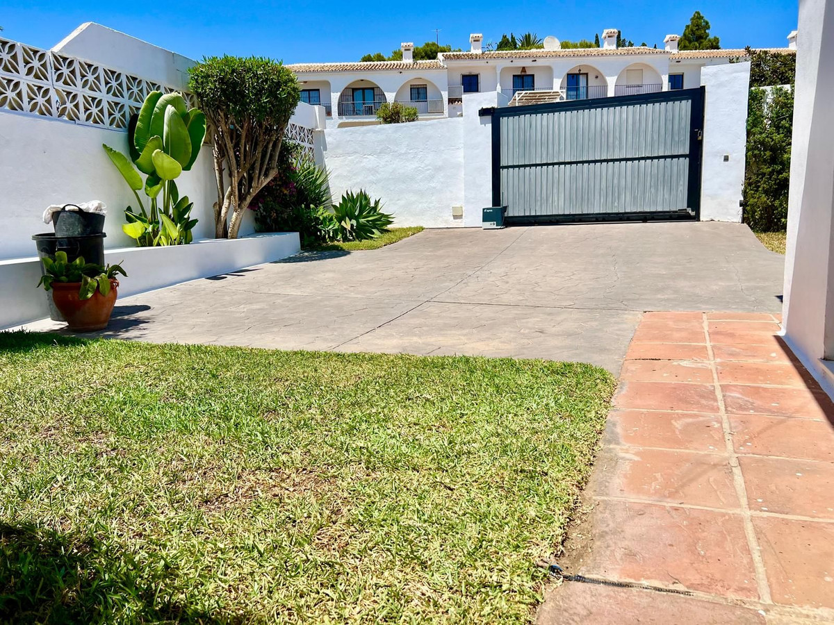 3 Bed Townhouse for sale in El Faro Costa Del Sol, Málaga, Spain