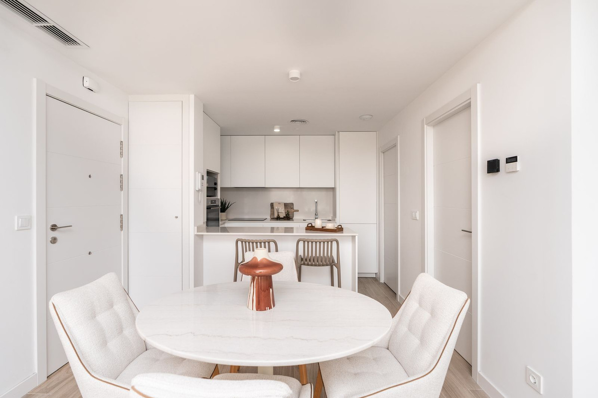 Se vende Apartamento Planta Media de 2 dormitorios en Costa Del Sol, Málaga, España