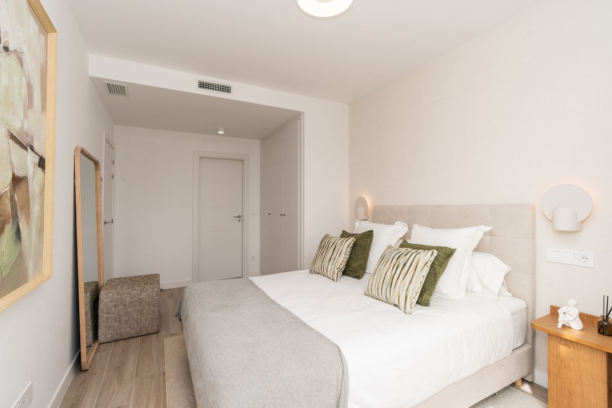 Se vende Apartamento Planta Media de 2 dormitorios en Costa Del Sol, Málaga, España