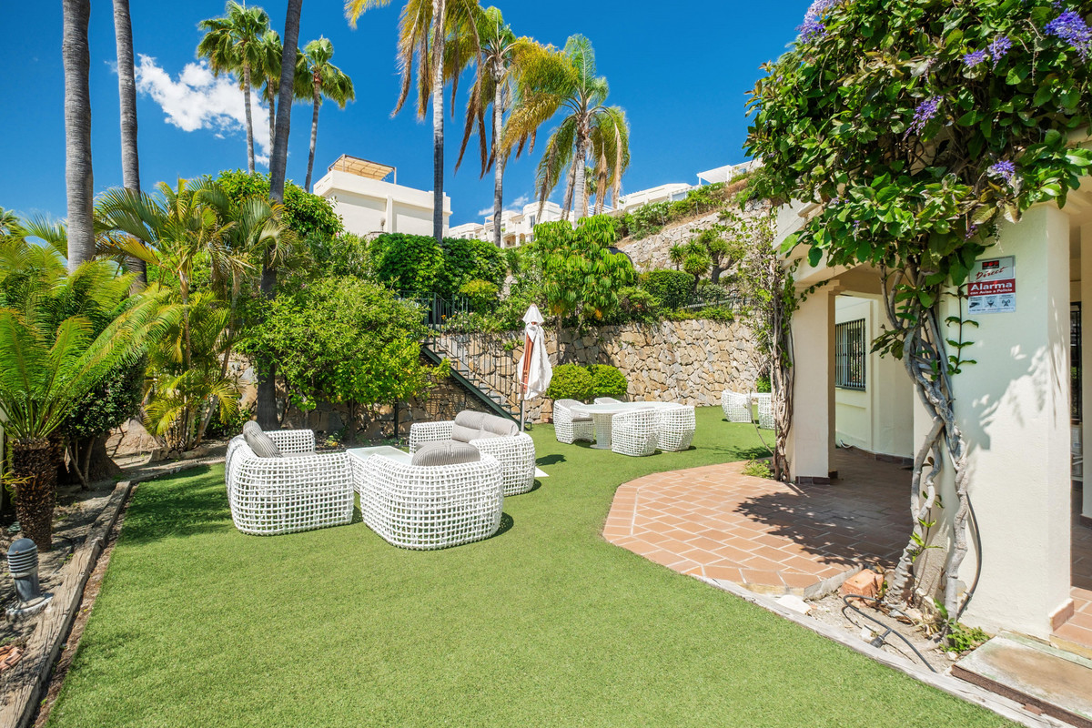 4 Bed Townhouse for sale in Benahavís Costa Del Sol, Málaga, Spain