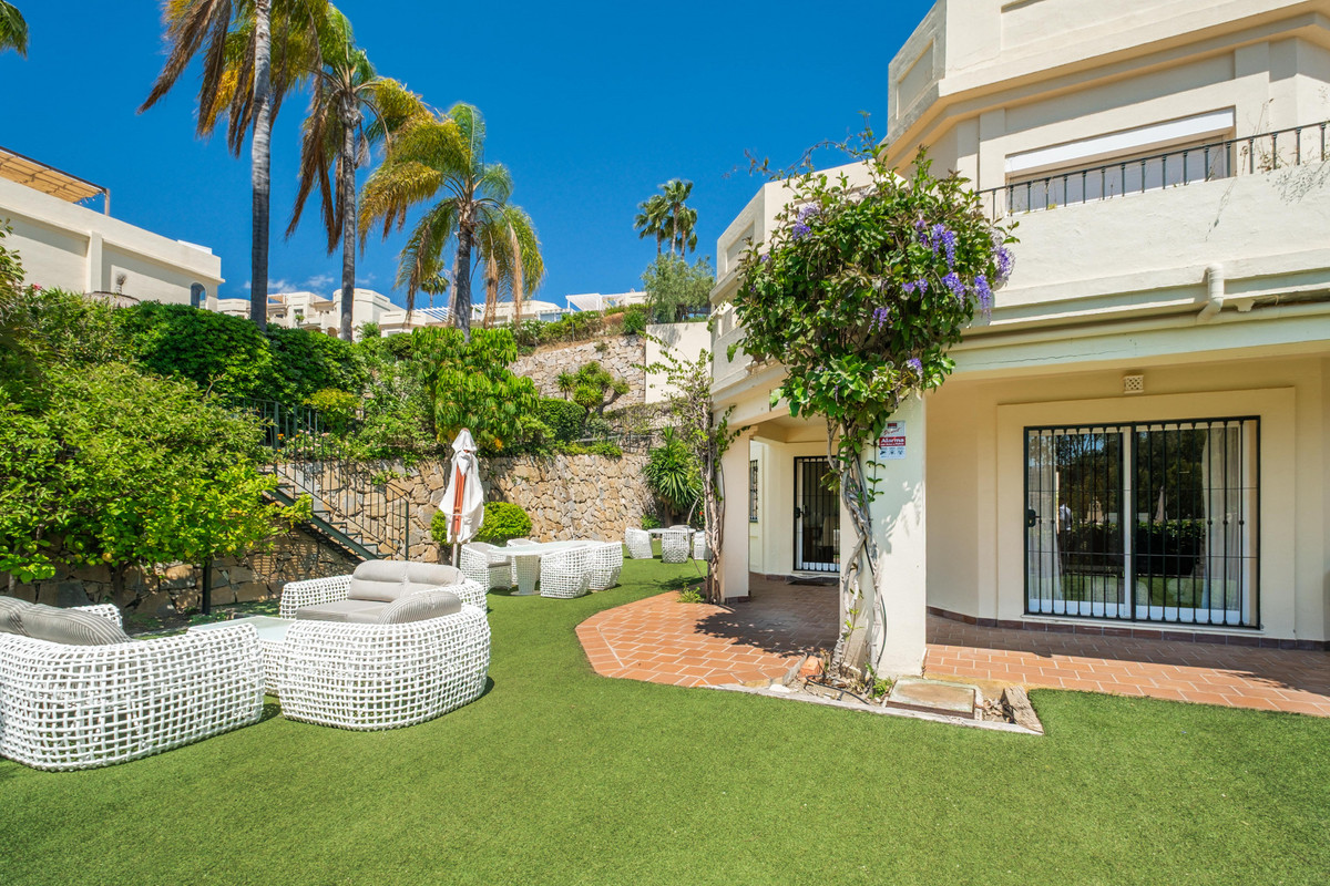 4 Bed Townhouse for sale in Benahavís Costa Del Sol, Málaga, Spain